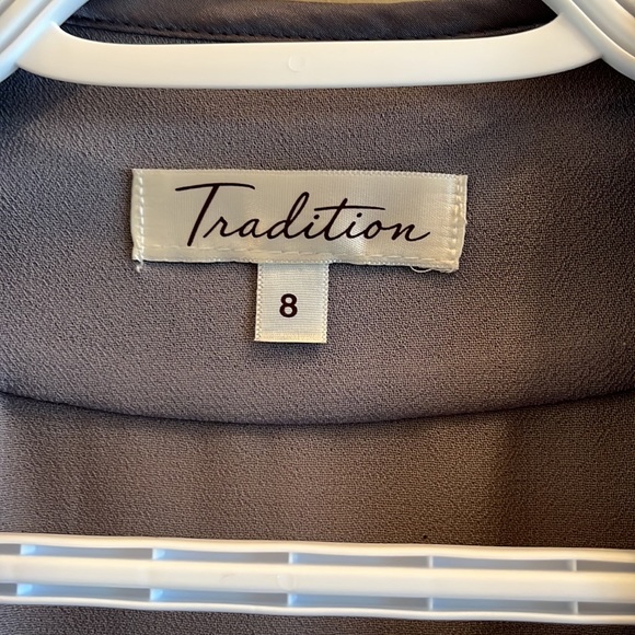 Woman’s formal dress - Picture 4 of 6